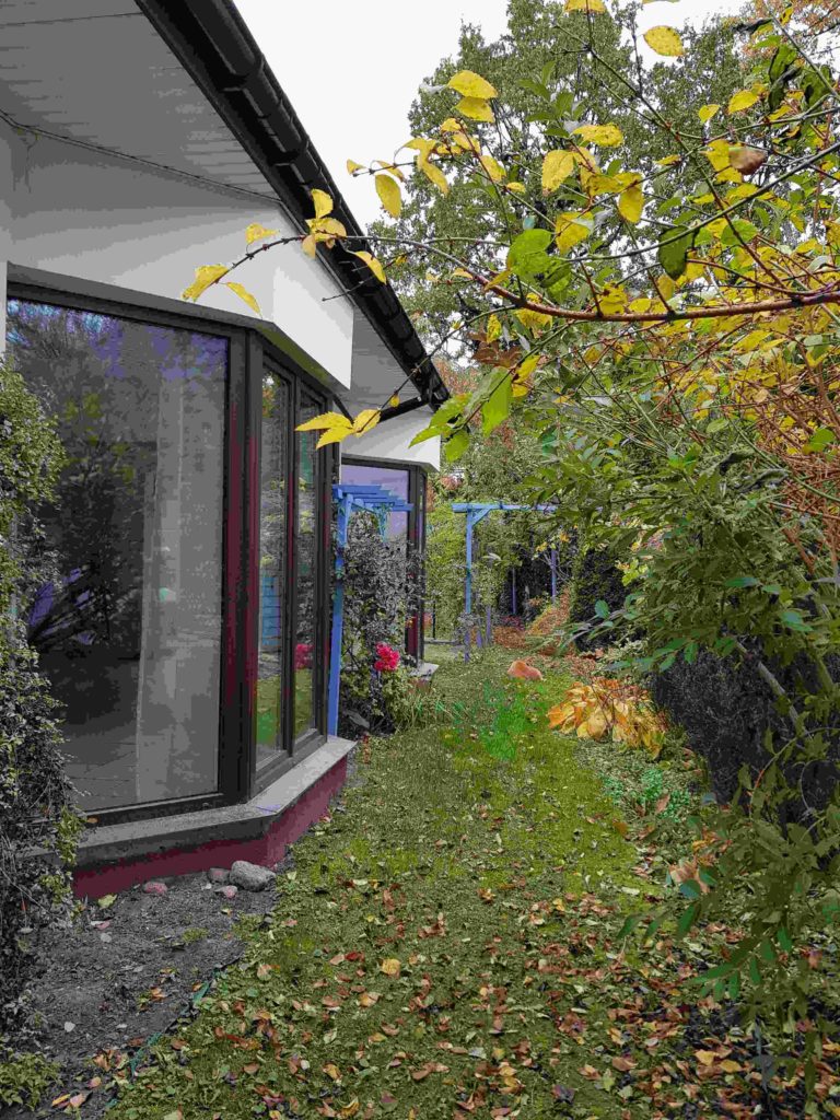 Dom na sprzedaż warszawa białołęka. Wygodny, do zamieszkania, w centrum dzielnicy Białołęka, z dużym ogrodem. Cicha, zielona okolica.